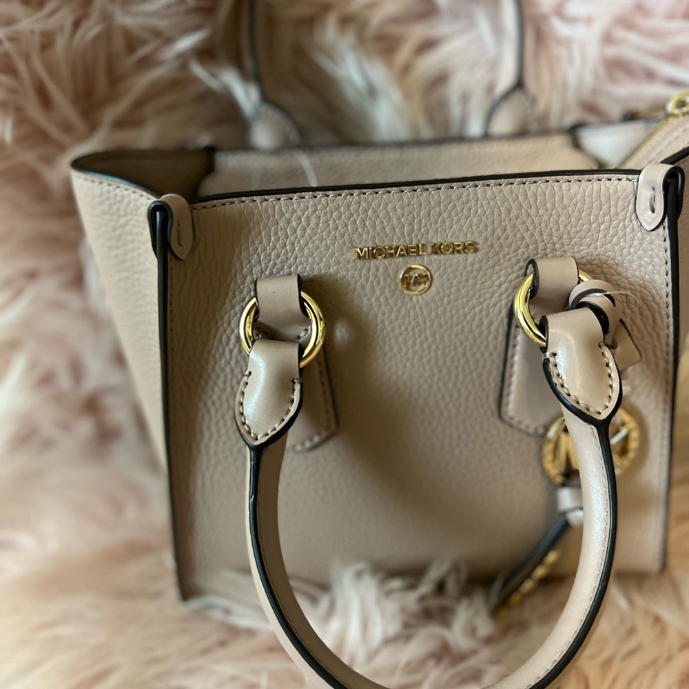 Micheal Kors “Kris” *brand new*
